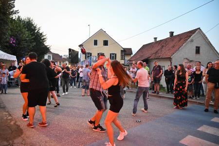 TrojicaFest