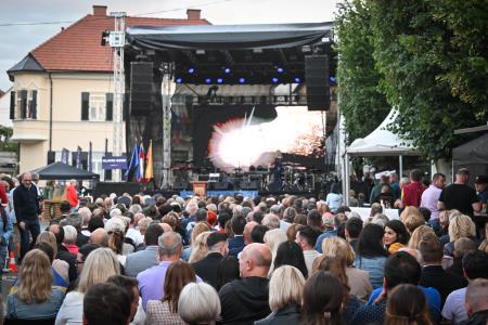 TrojicaFest