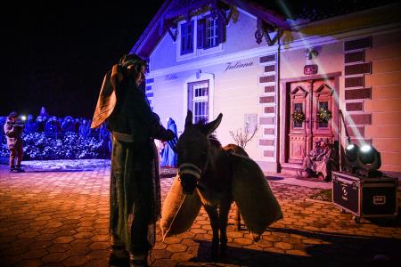 trojica_zive_jaslice_2021_12_26_MP7_7576_pigac_si