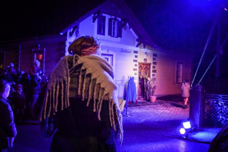 trojica_zive_jaslice_2021_12_26_MP7_7607_pigac_si